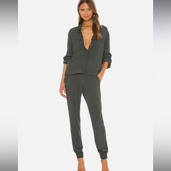 Monrow Crepe Long Sleeve Jumpsuit Size XS - Picture 1 of 6